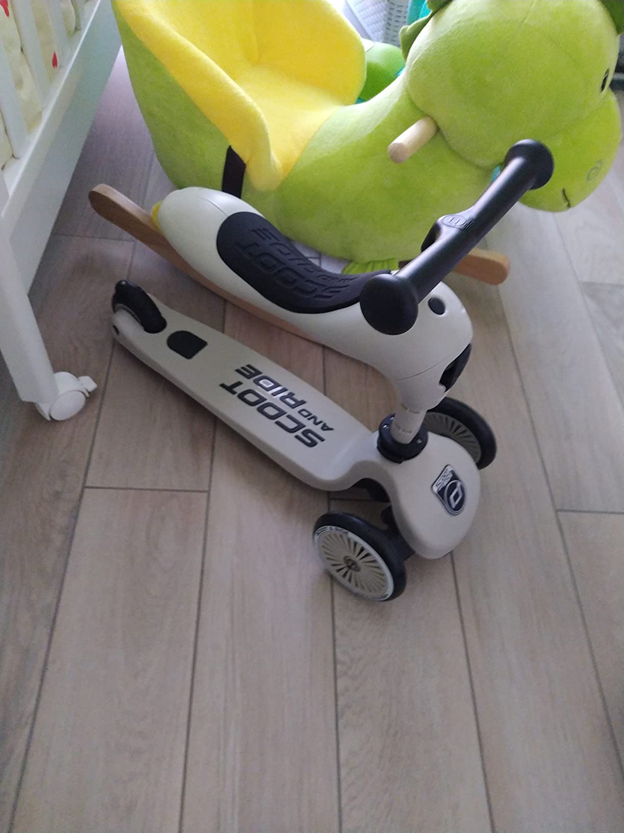【Bicycle】Children Adjustable Seated or Standing 2-in-1 Scooter Including Safety Pad for Tip Prevention