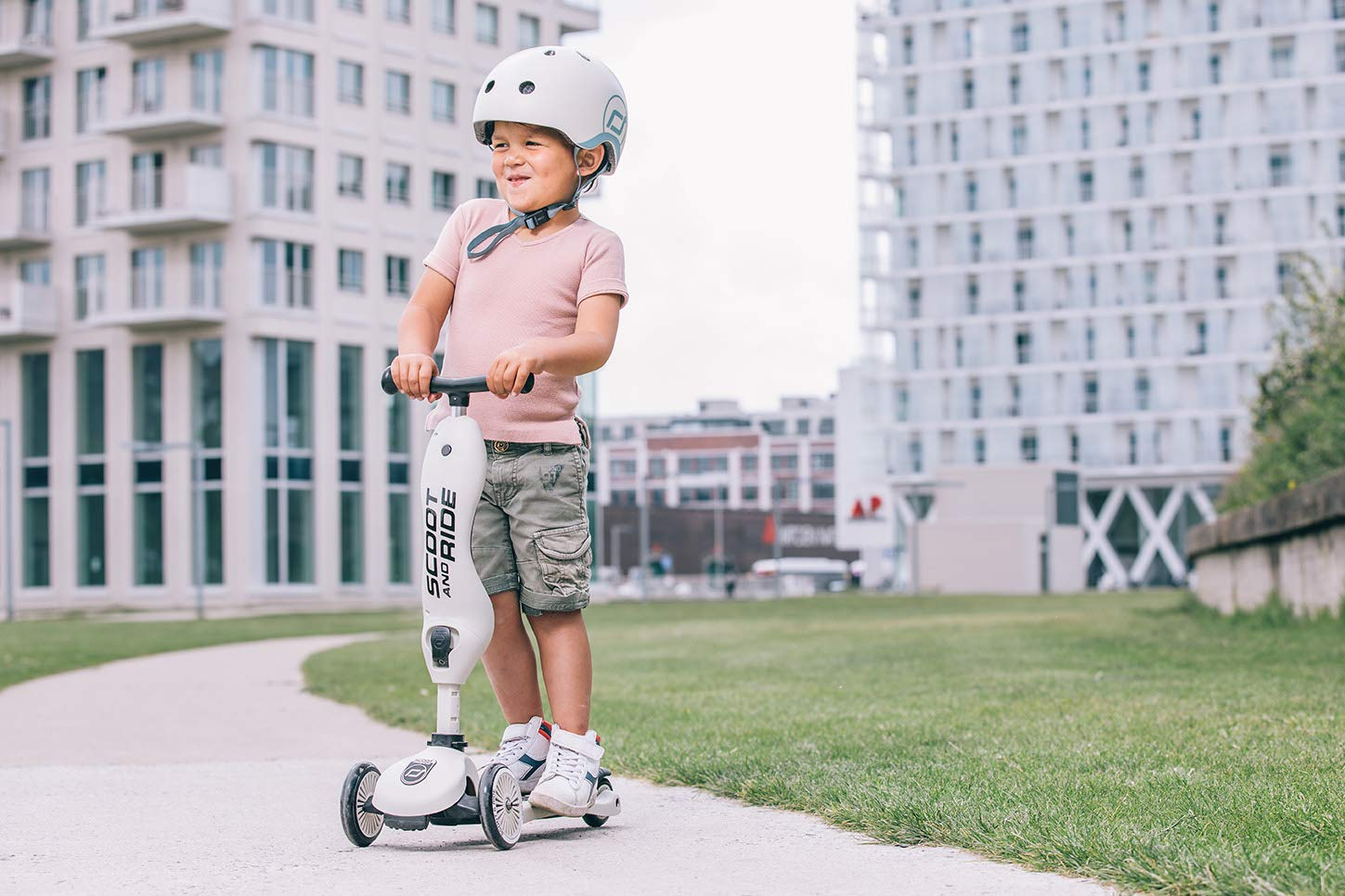 【Bicycle】Children Adjustable Seated or Standing 2-in-1 Scooter Including Safety Pad for Tip Prevention